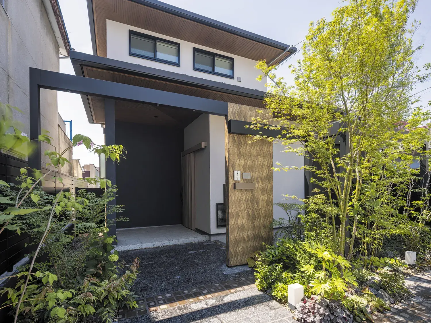 落ち着きある佇まい、和風デザインの家の顔