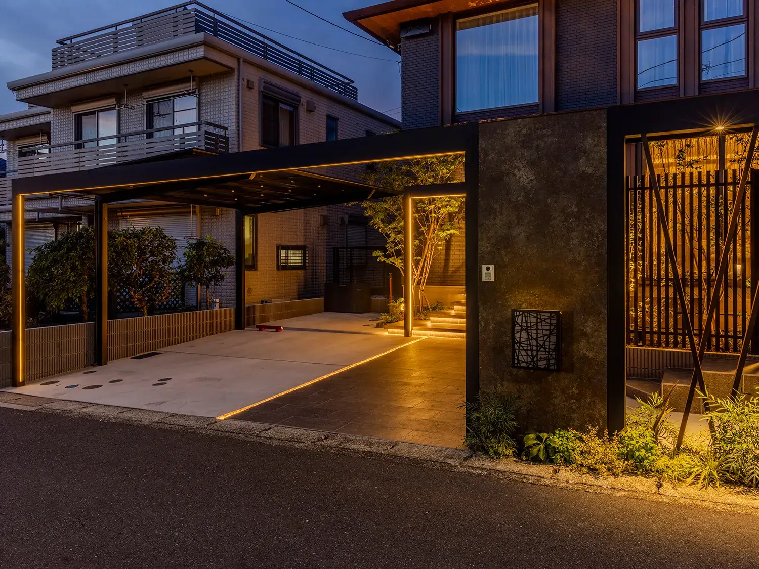 洗練と温もりが調和するファサードデザイン