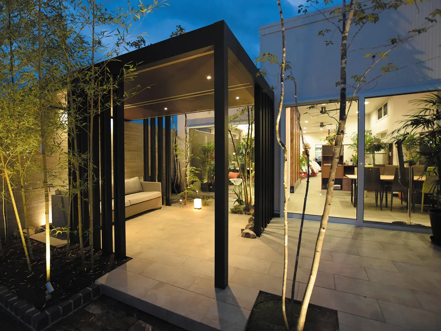 室内とは違う、光に満ちた特別な時間