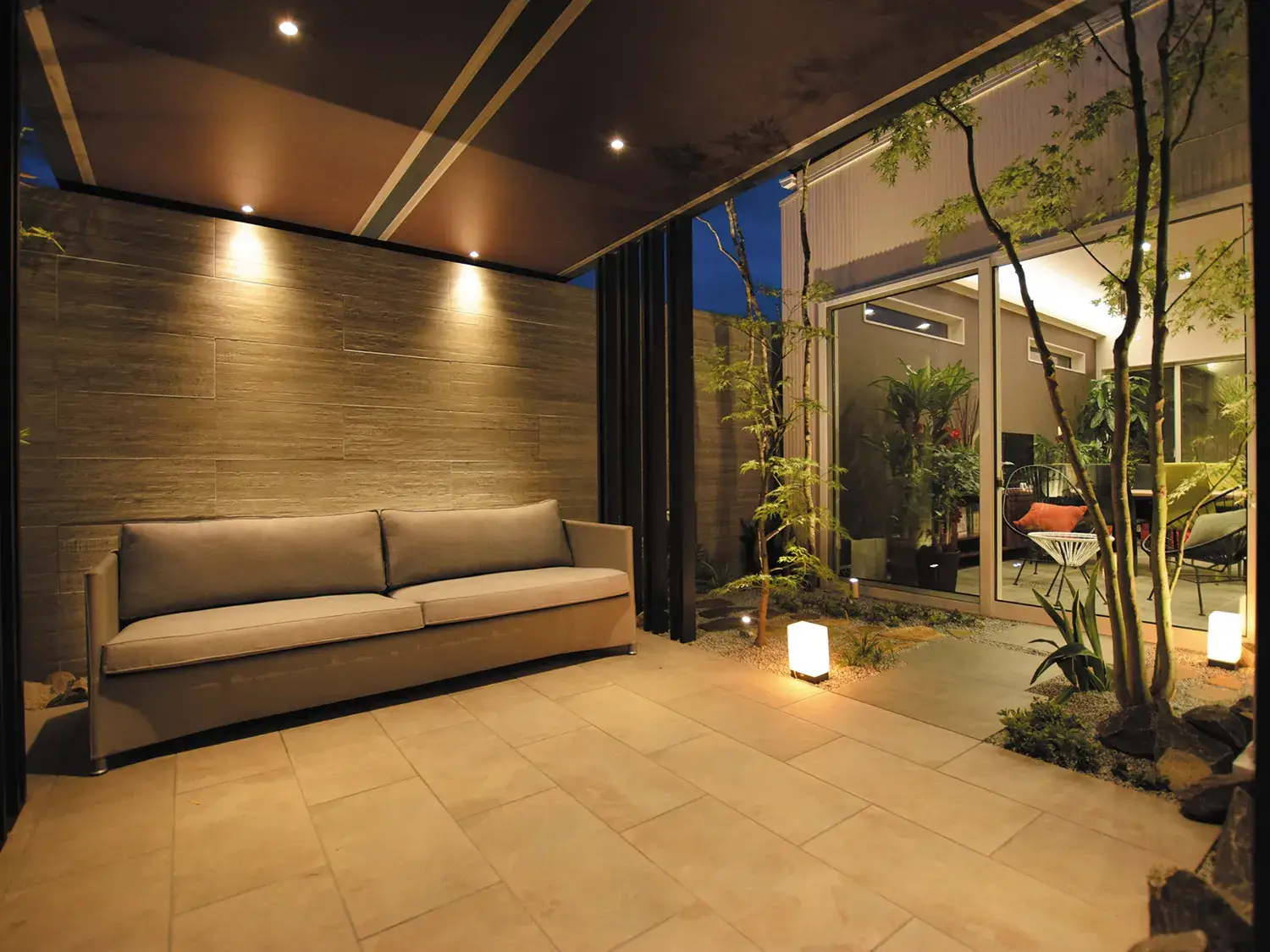 室内とは違う、光に満ちた特別な時間