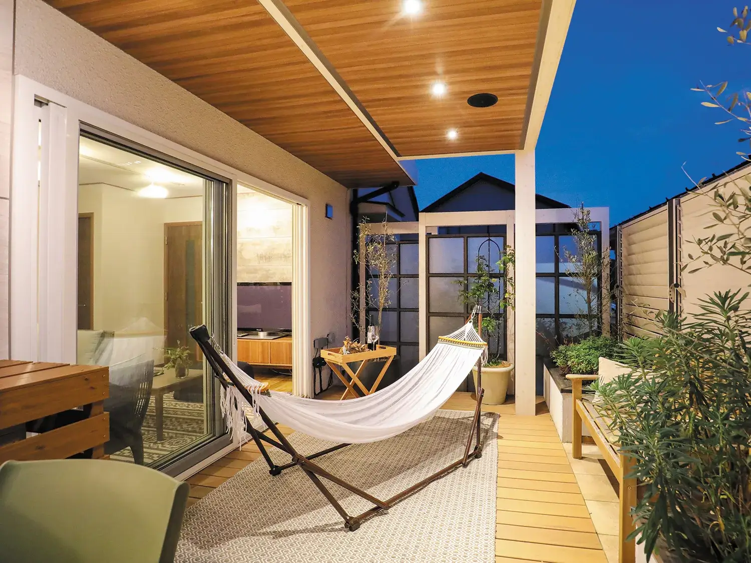 読書やティータイムを楽しむ、有効活用されたスペース