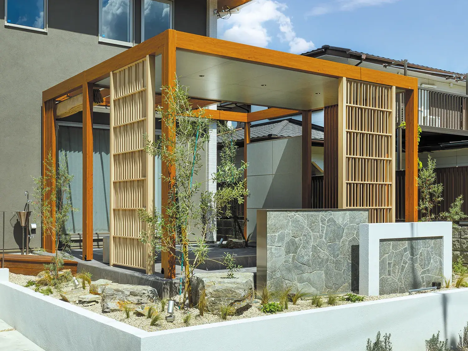 風がめぐる、穏やかで心地よい庭