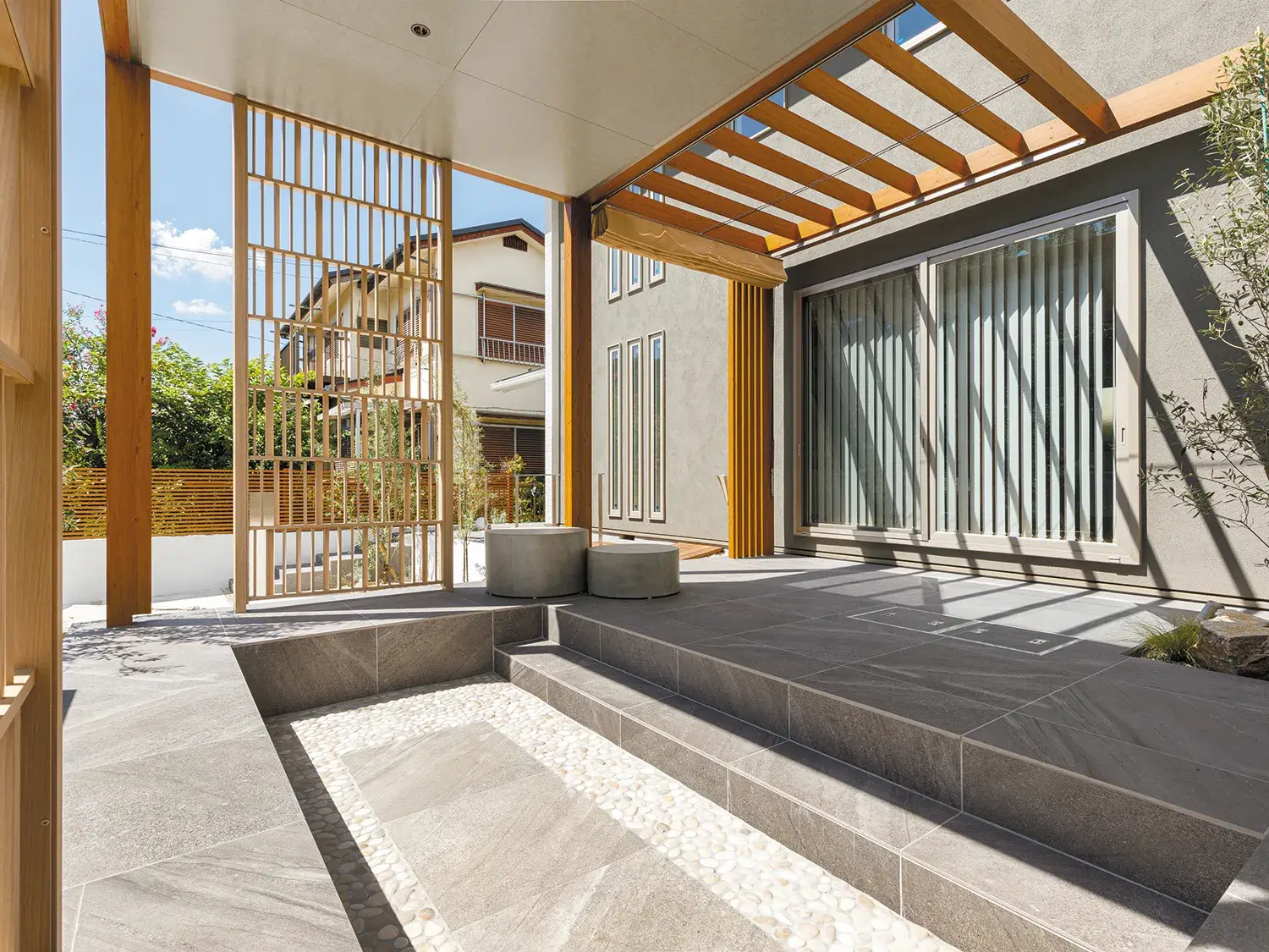 風がめぐる、穏やかで心地よい庭