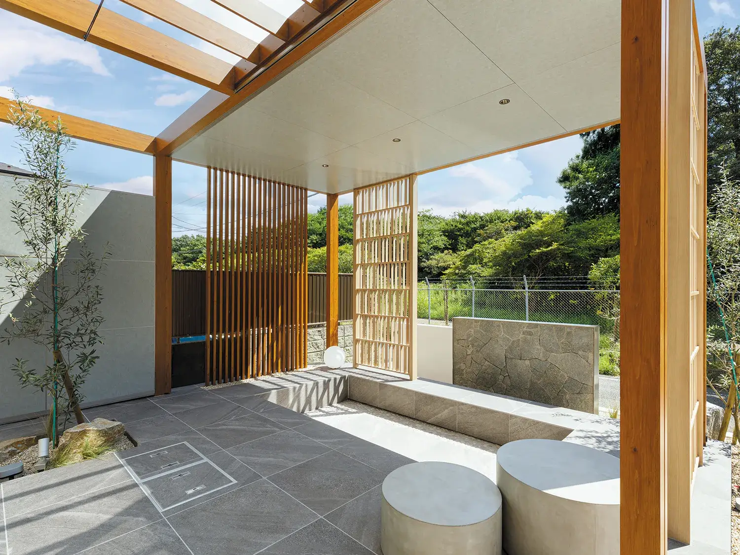 風がめぐる、穏やかで心地よい庭